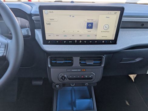 New 2025 Ford Maverick XLT w/ XLT Luxury Package image 11