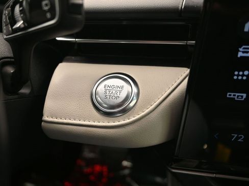 Used 2024 Lincoln Nautilus Reserve image 23