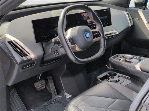 Used 2024 BMW iX xDrive50 w/ Premium Package AWD/4WD image 10