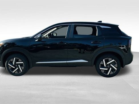 New 2026 Nissan Kicks SV image 4