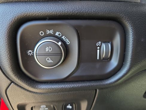 Used 2021 RAM 1500 Big Horn image 22