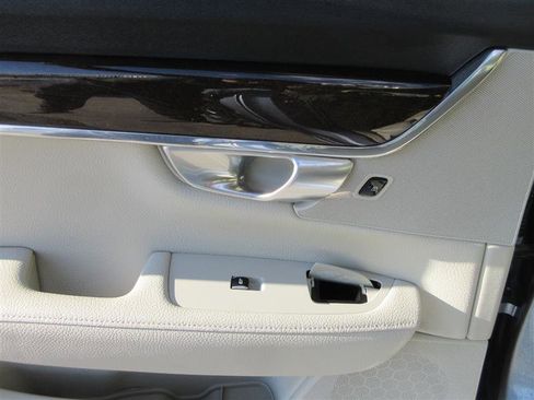 Used 2018 Volvo S90 T5 Momentum w/ Convenience Package image 26