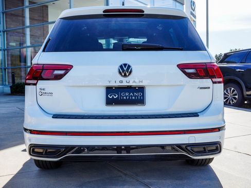 Used 2022 Volkswagen Tiguan SE R-Line image 10