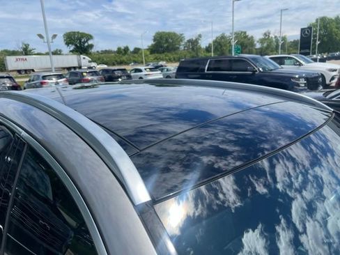 Certified 2019 Mercedes-Benz GLC 300 4MATIC image 9