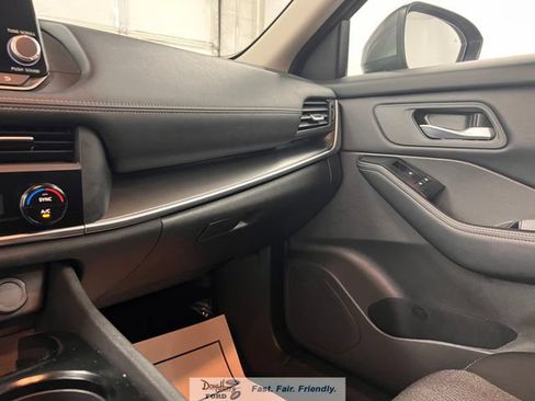 Used 2025 Nissan Rogue SV FWD image 41