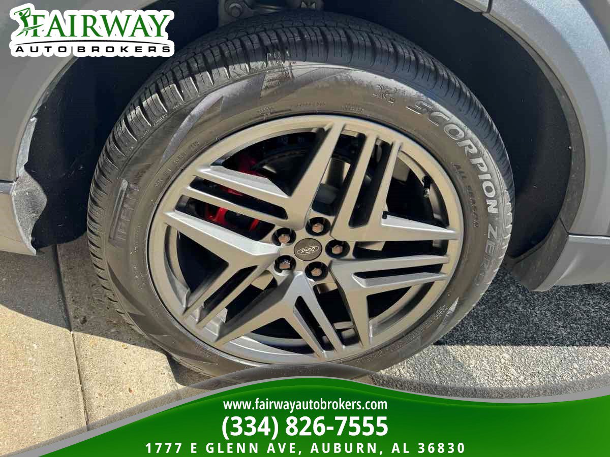 Used 2025 Ford Explorer ST w/ Sun And Sound Package AWD/4WD image 38