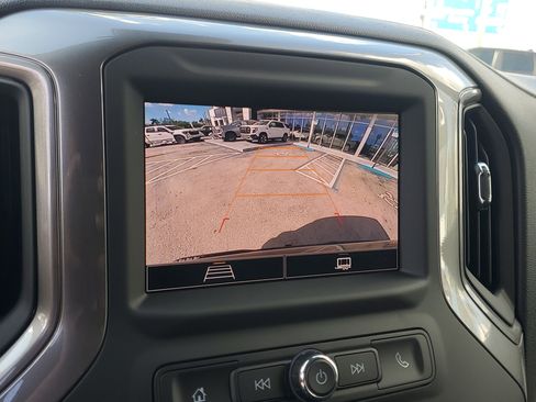 Used 2025 Chevrolet Silverado 1500 Custom image 9