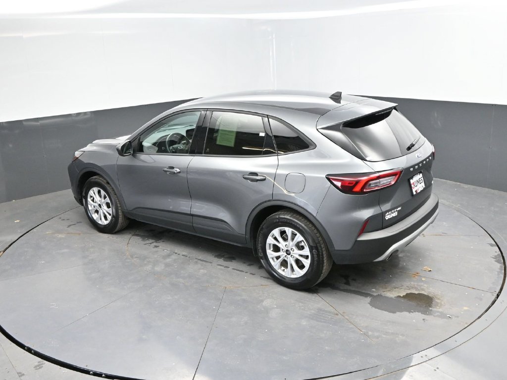 Used 2025 Ford Escape Active AWD/4WD image 26