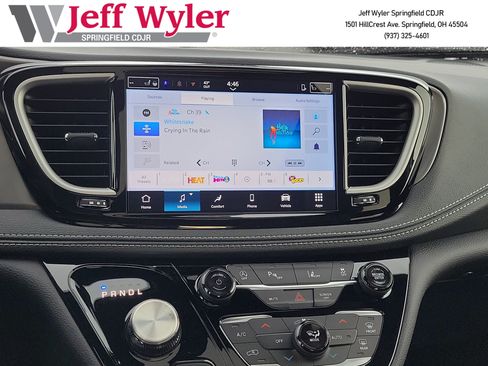 New 2026 Chrysler Pacifica Select w/ S Appearance Package FWD image 11