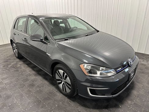 Used 2016 Volkswagen e-Golf SE w/ DC Fast Charging Package image 2