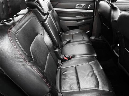 Used 2019 Ford Explorer Sport image 19