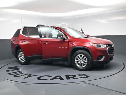 Used 2018 Chevrolet Traverse LT image 23