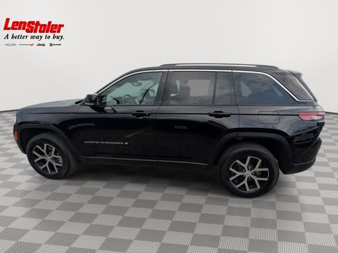 Used 2023 Jeep Grand Cherokee Limited AWD/4WD image 3