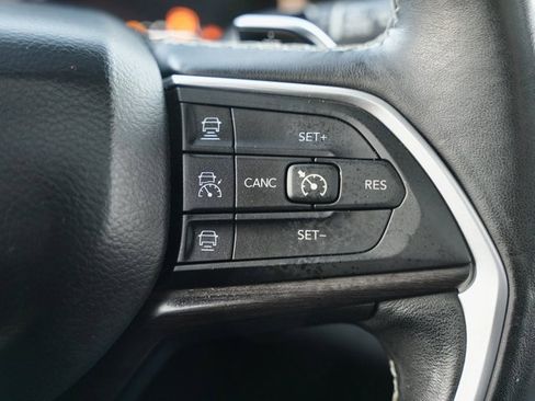 Used 2021 Jeep Grand Cherokee L Limited w/ Luxury Tech Group II image 18