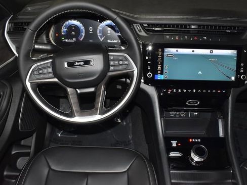 New 2026 Jeep Grand Cherokee Limited AWD/4WD image 12