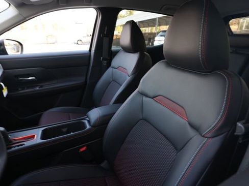 New 2025 Nissan Kicks SR image 15