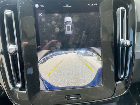 Used 2025 Volvo XC40 B5 Core AWD/4WD image 27
