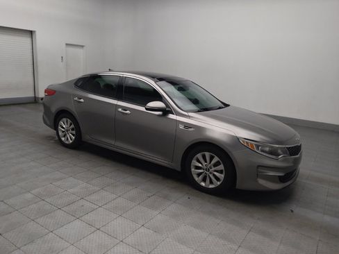 Used 2018 Kia Optima EX w/ Premium Package image 11