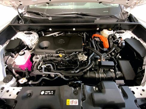 Used 2025 Toyota RAV4 XLE image 30