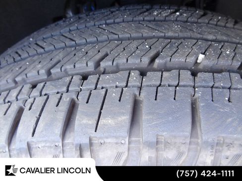Used 2026 Lincoln Navigator L Premier AWD/4WD image 14