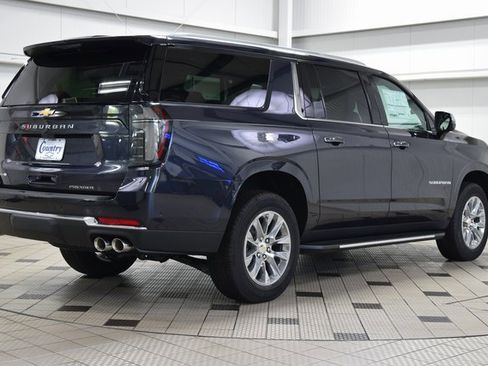 New 2025 Chevrolet Suburban Premier image 8