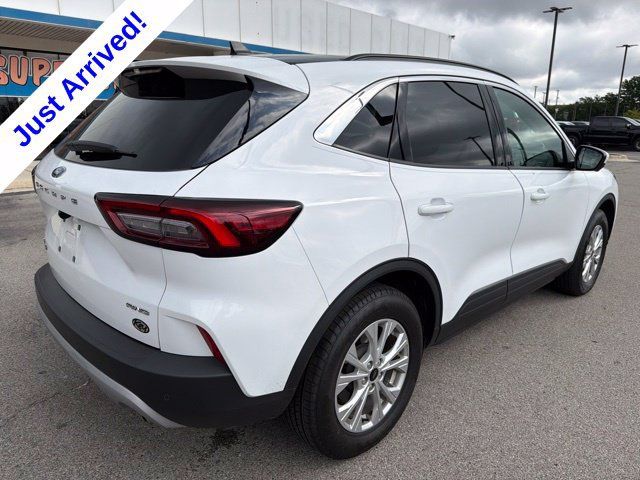 Used 2024 Ford Escape Active w/ Tech Pack #2 AWD/4WD image 3