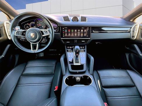 Used 2022 Porsche Cayenne image 14