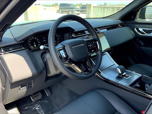 New 2026 Land Rover Range Rover Velar Dynamic SE image 9