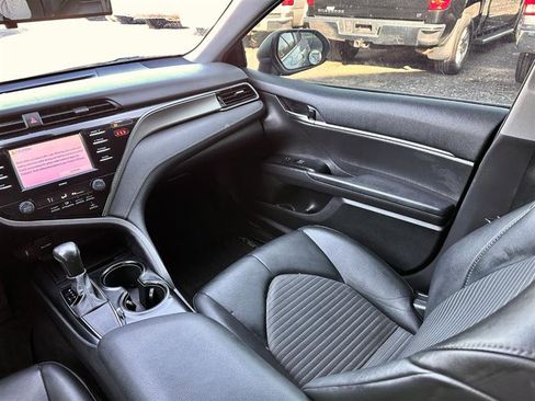 Used 2020 Toyota Camry SE image 26