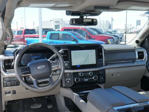 Used 2025 Ford F350 Platinum w/ Platinum Plus Package image 46