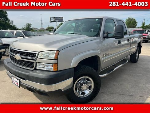Used 2006 Chevrolet Silverado 2500 LT w/ Heavy-Duty Power Package RWD image 1