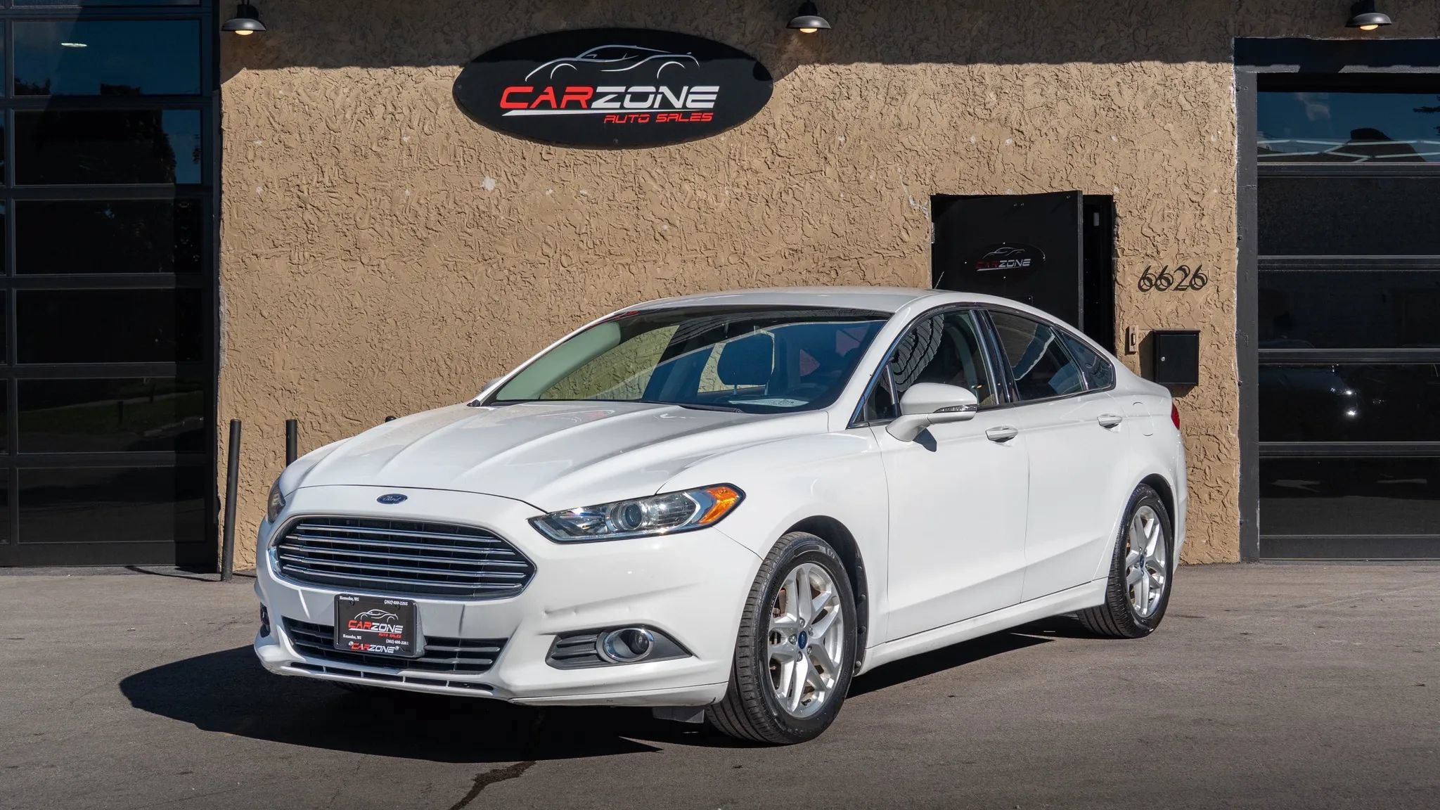 Used 2014 Ford Fusion SE w/ Equipment Group 202A FWD image 1