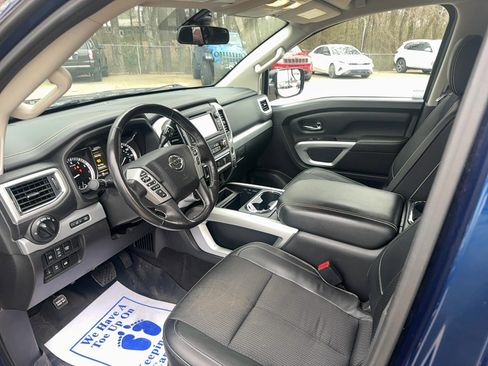 Used 2018 Nissan Titan PRO-4X image 11
