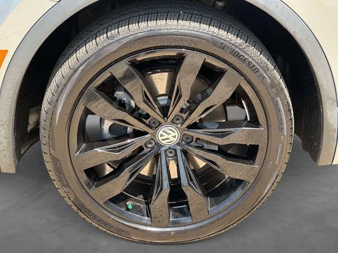Used 2021 Volkswagen Tiguan SE R-Line w/ 3rd Row Seat Package AWD/4WD image 7