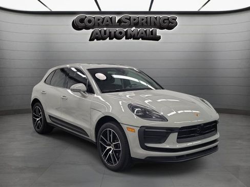 Used 2024 Porsche Macan AWD/4WD image 1
