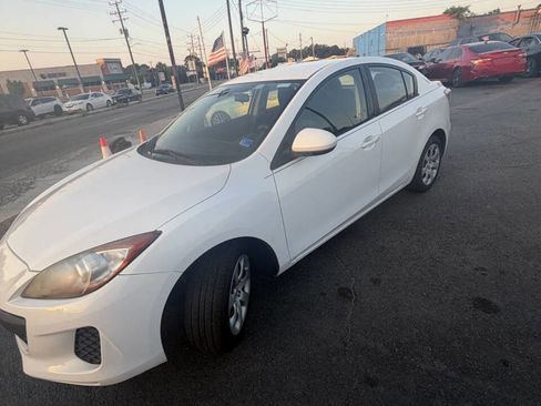 Used 2012 MAZDA MAZDA3 i Sport FWD image 3
