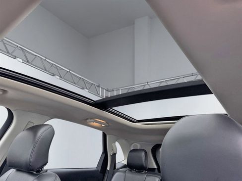 Used 2019 Ford Edge Titanium w/ Cold Weather Package image 21