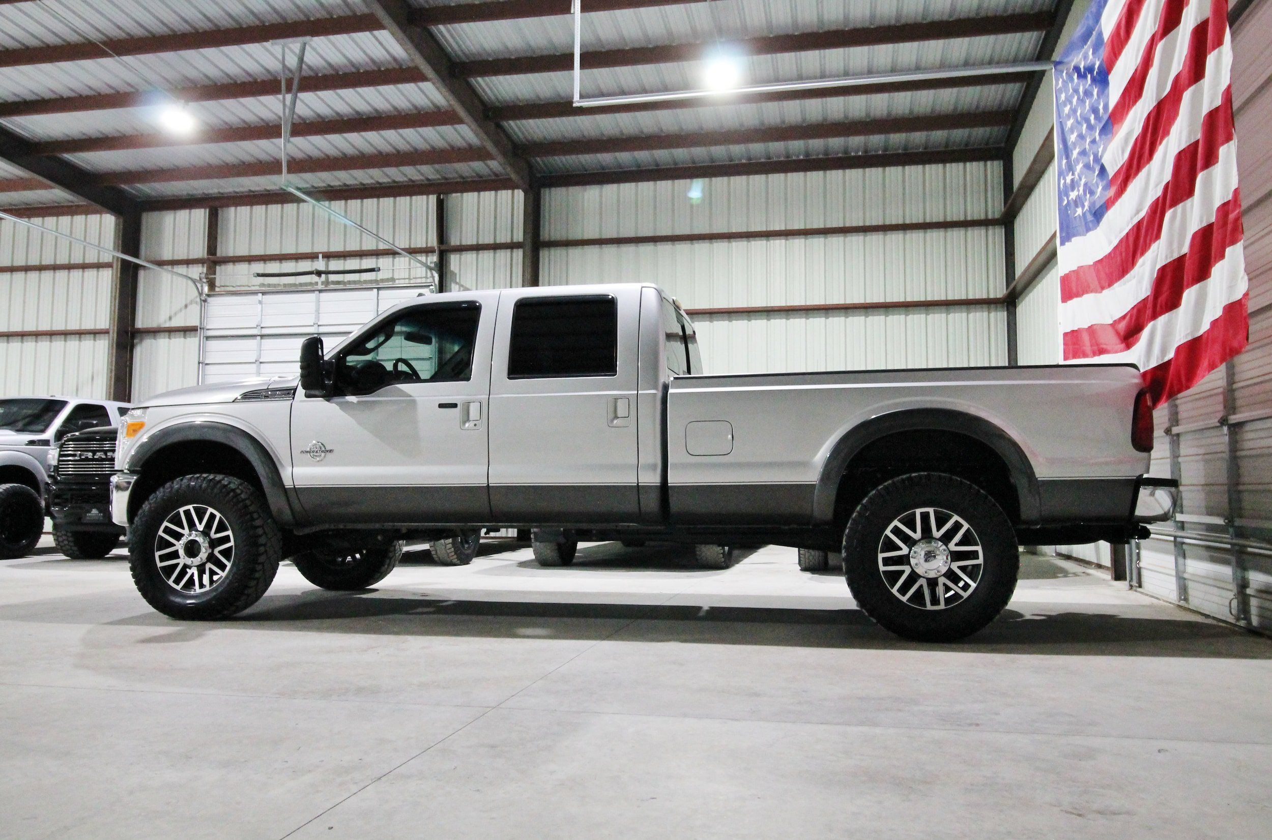 Used 2015 Ford F350 Lariat AWD/4WD image 6