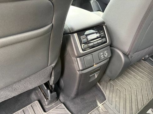 Used 2023 Subaru Ascent Onyx Edition AWD/4WD image 31