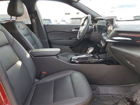 Certified 2025 Chevrolet Trax RS w/ Driver Confidence Package image 26