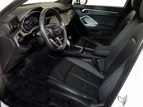 Used 2025 Audi Q3 2.0T Premium image 12