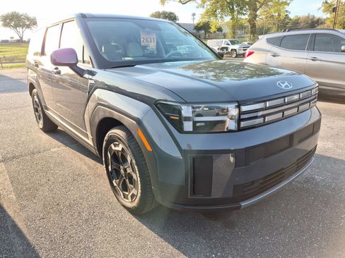 Used 2026 Hyundai Santa Fe SE image 1