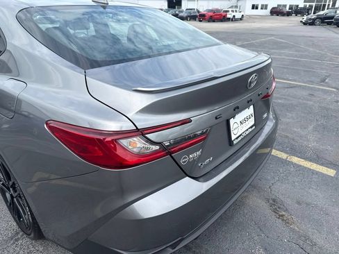 Used 2025 Toyota Camry SE FWD image 5