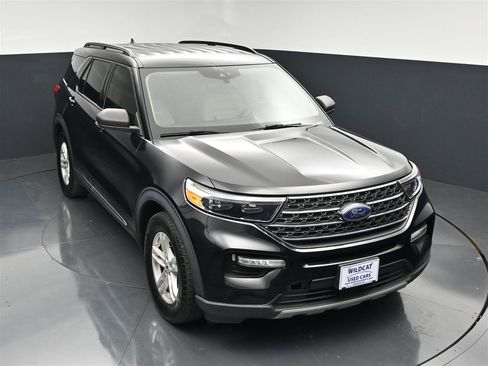 Used 2021 Ford Explorer XLT w/ Equipment Group 202A RWD image 21