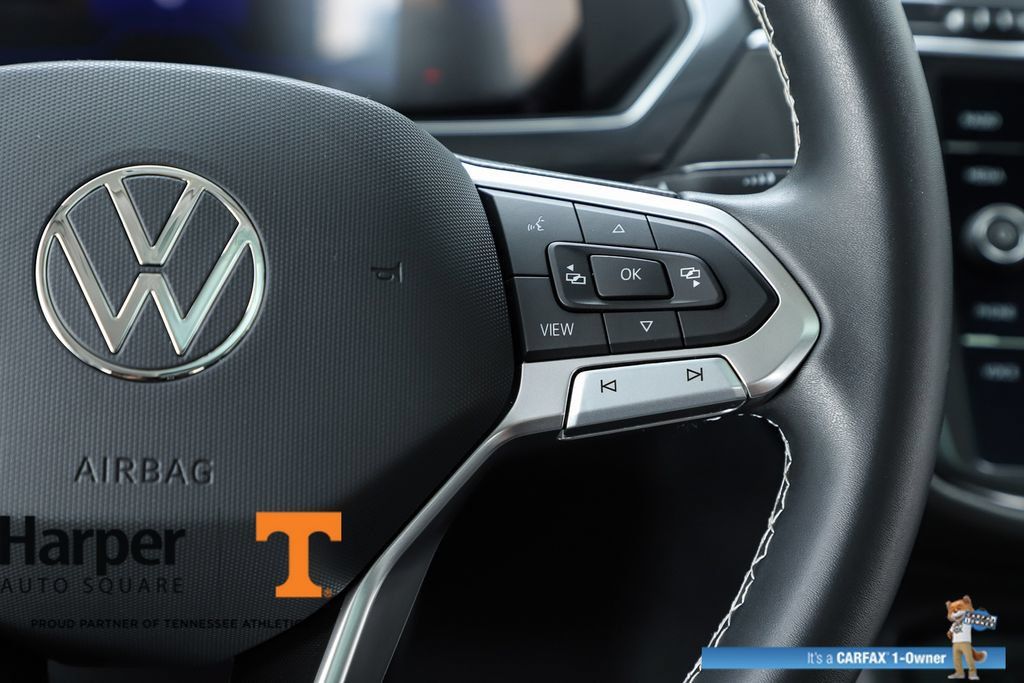 Used 2023 Volkswagen Tiguan SE w/ Panoramic Sunroof Package FWD image 22