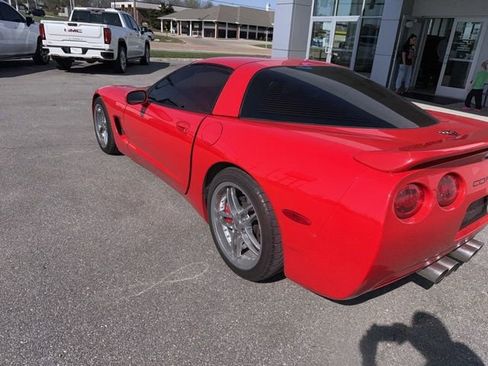 Used 2000 Chevrolet Corvette Coupe w/ Roof Pkg image 16