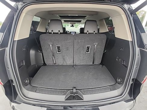 Certified 2023 GMC Acadia Denali w/ Black Diamond Edition image 24