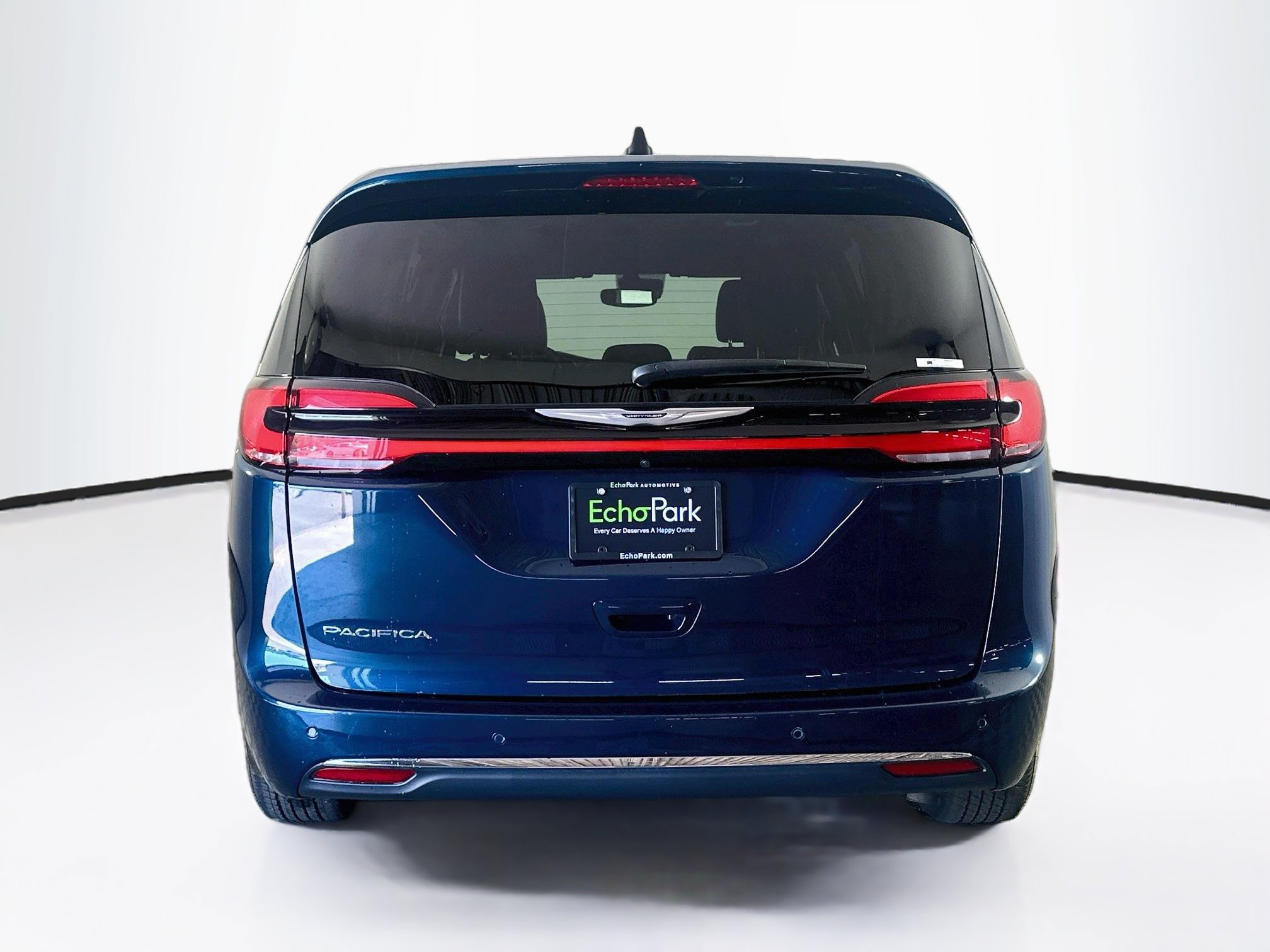 Used 2025 Chrysler Pacifica Select FWD image 7