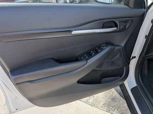 Used 2022 Kia Seltos LX AWD/4WD image 8