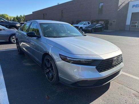 Used 2023 Honda Accord Sport image 4